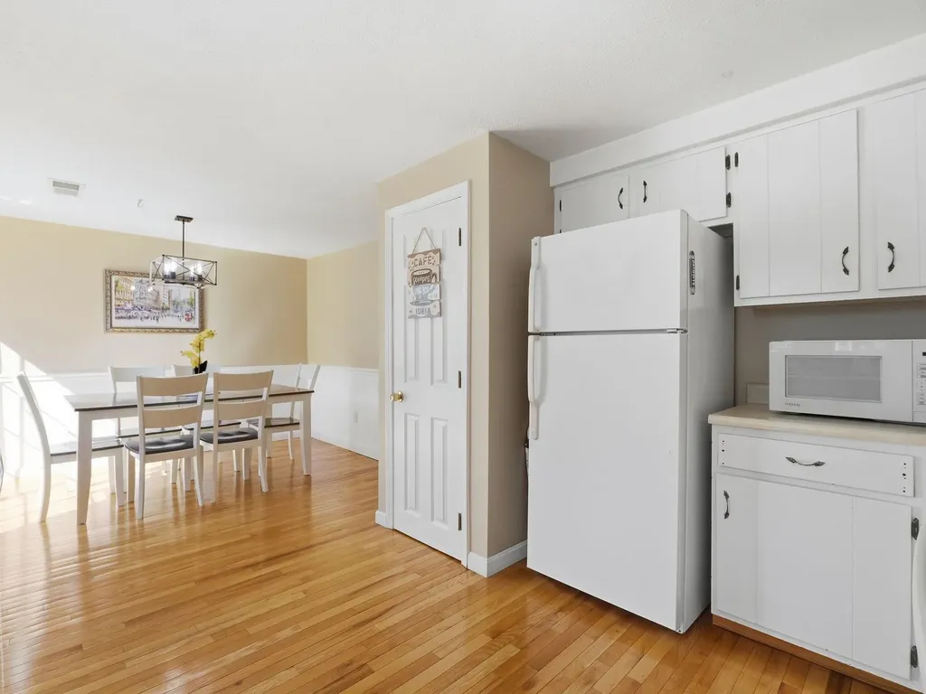 3 Arlington Street Merrimack NH 03054-4437