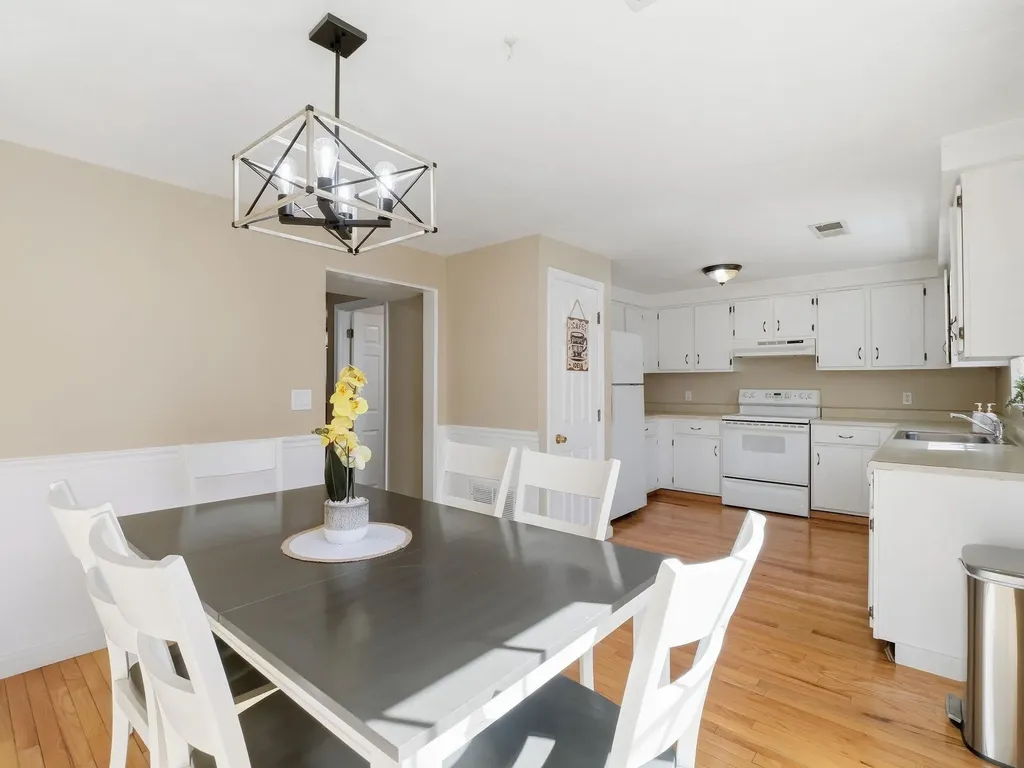 3 Arlington Street Merrimack NH 03054-4437