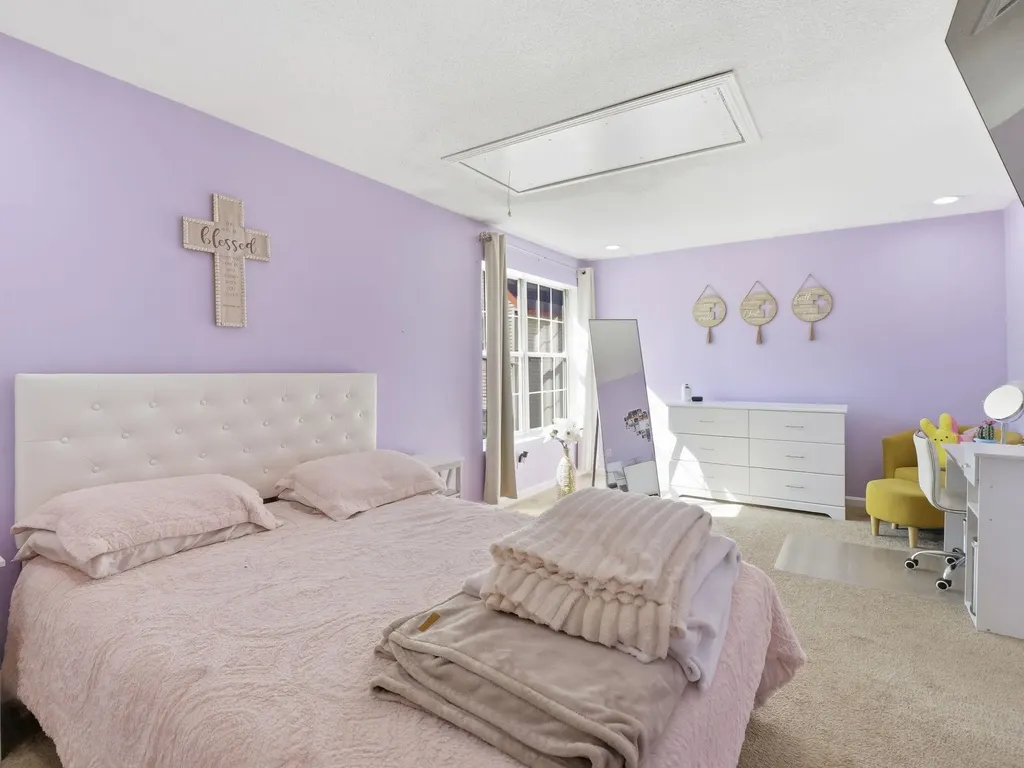 3 Arlington Street Merrimack NH 03054-4437