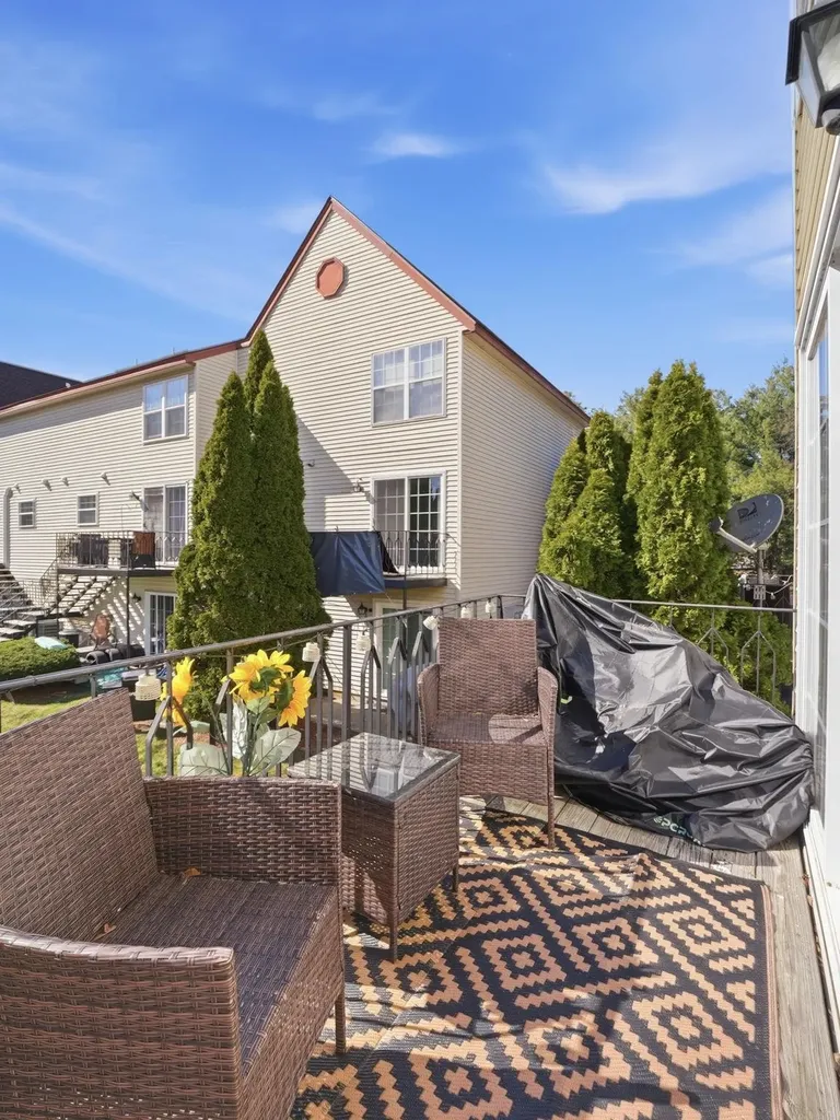 3 Arlington Street Merrimack NH 03054-4437