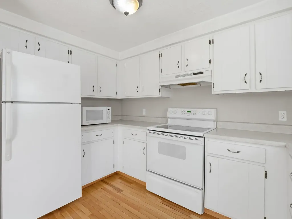 3 Arlington Street Merrimack NH 03054-4437