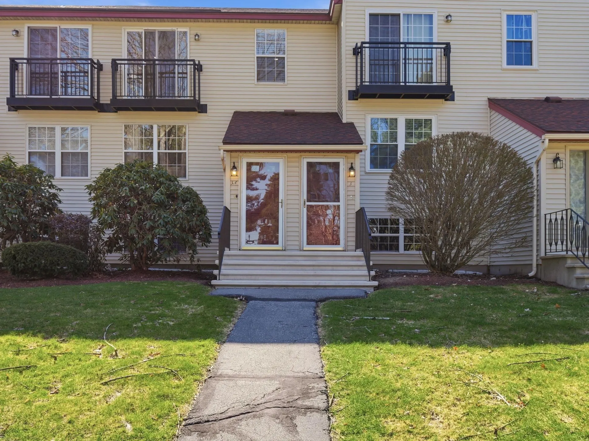 3 Arlington Street Merrimack NH 03054-4437