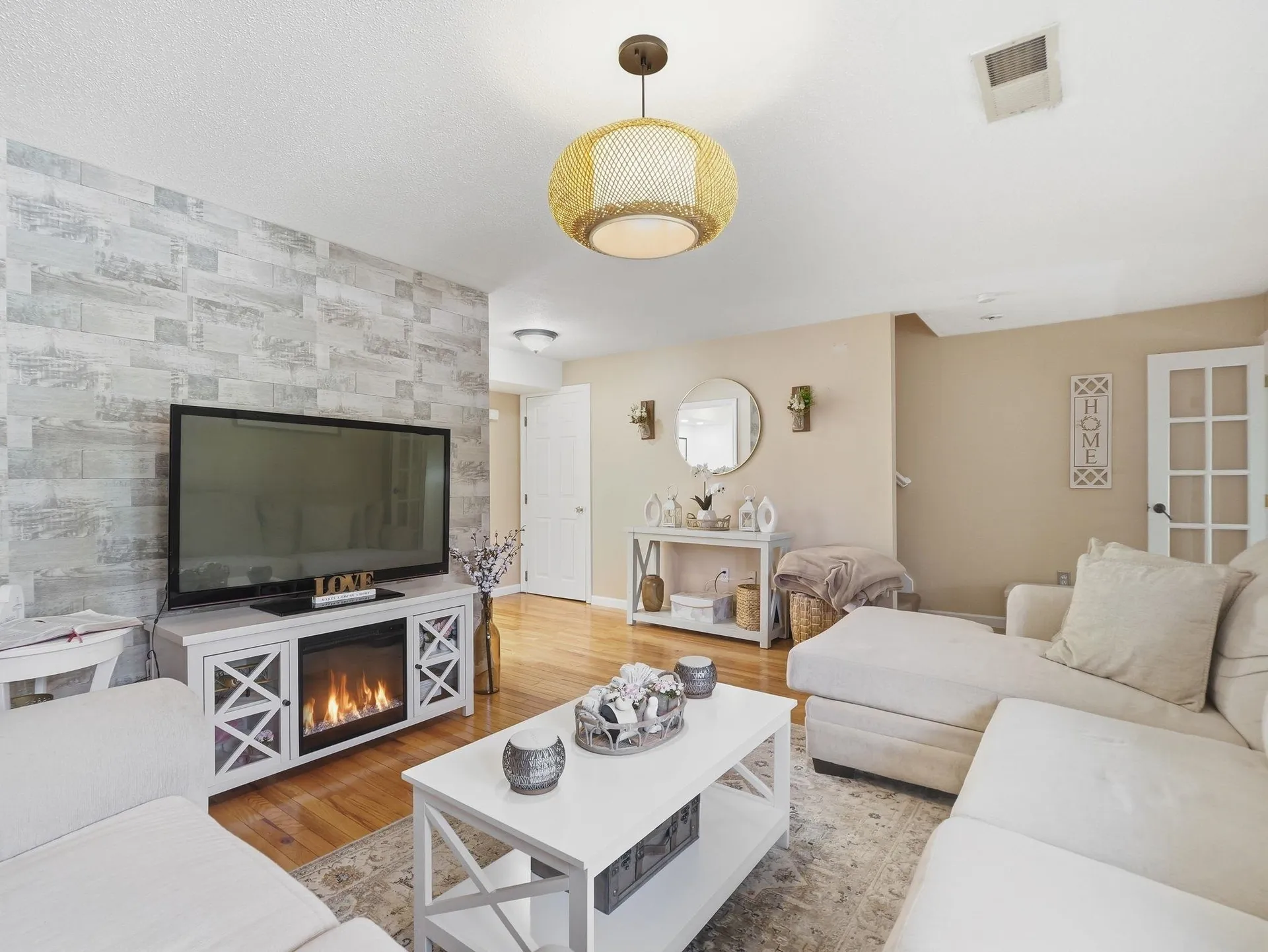 3 Arlington Street Merrimack NH 03054-4437
