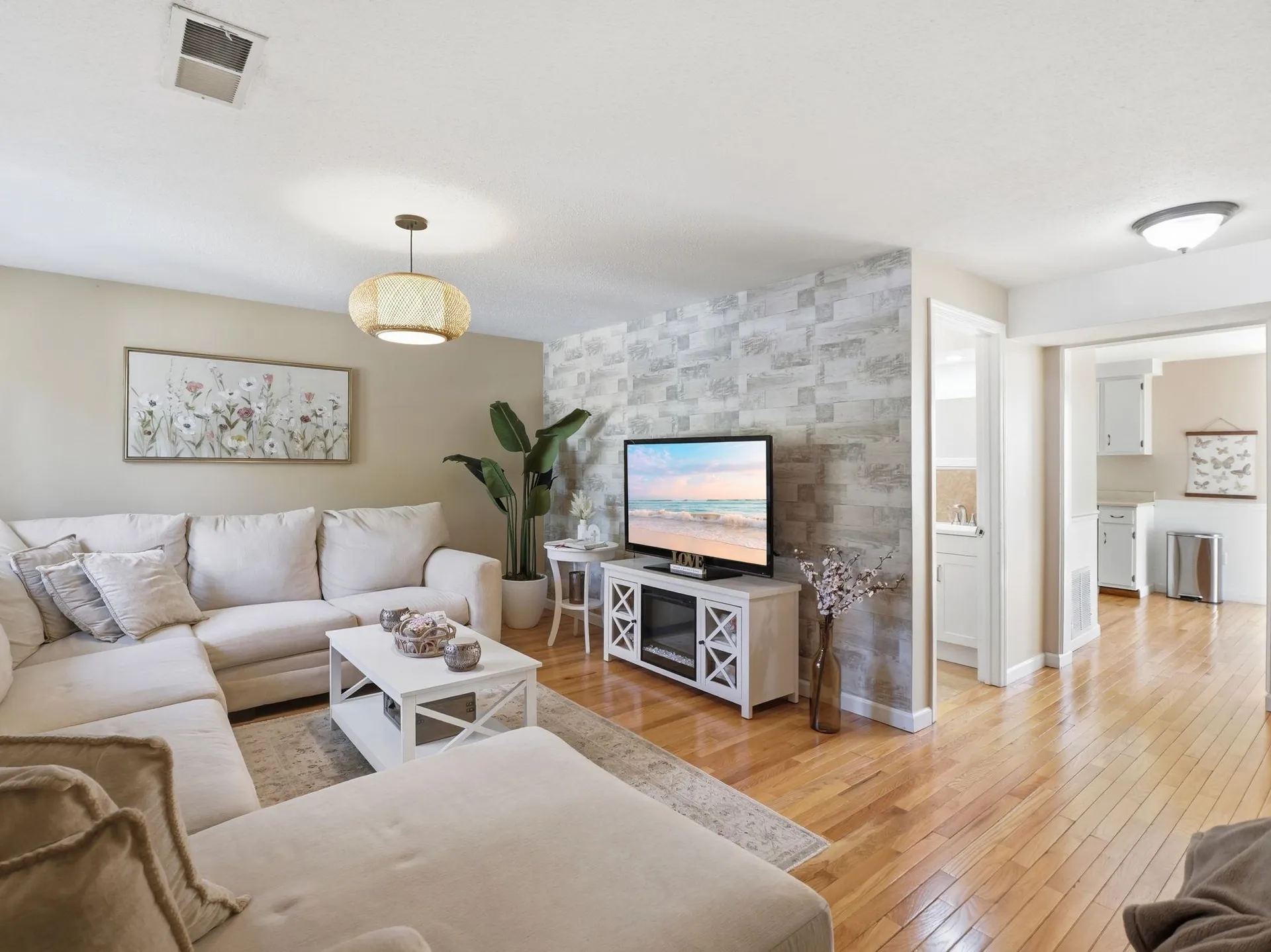 3 Arlington Street Merrimack NH 03054-4437