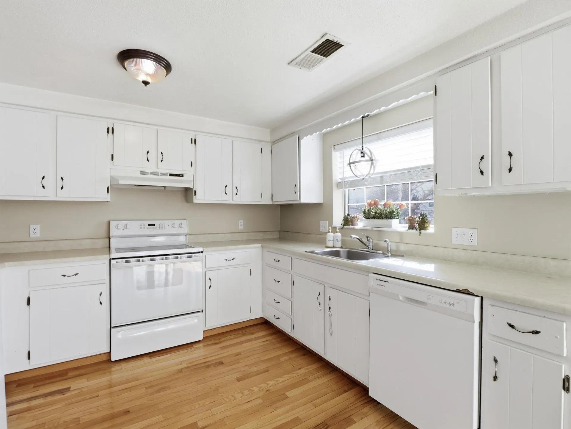 3 Arlington Street Merrimack NH 03054-4437
