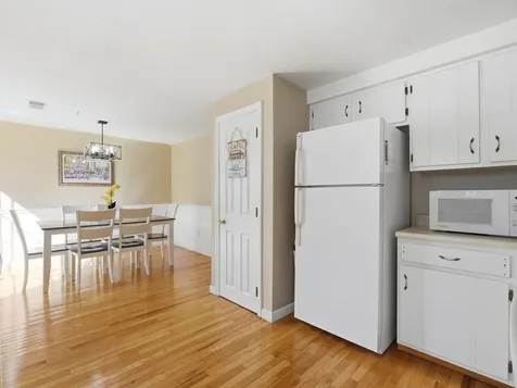 3 Arlington Street Merrimack NH 03054-4437