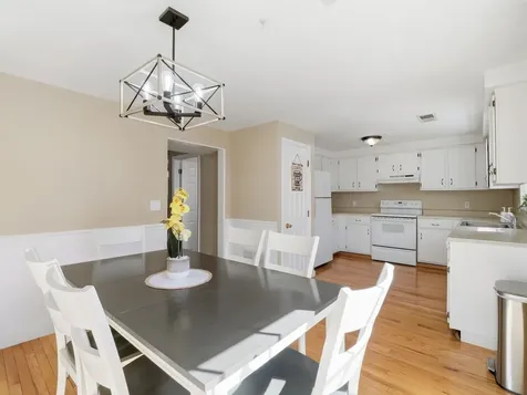 3 Arlington Street Merrimack NH 03054-4437