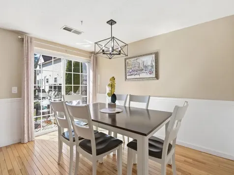 3 Arlington Street Merrimack NH 03054-4437