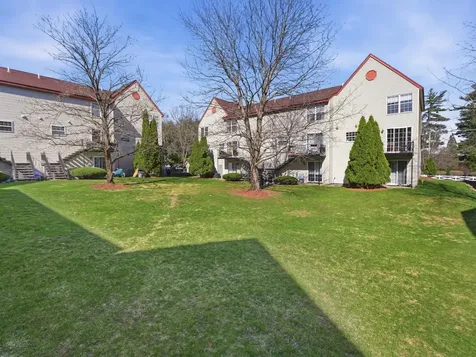 3 Arlington Street Merrimack NH 03054-4437