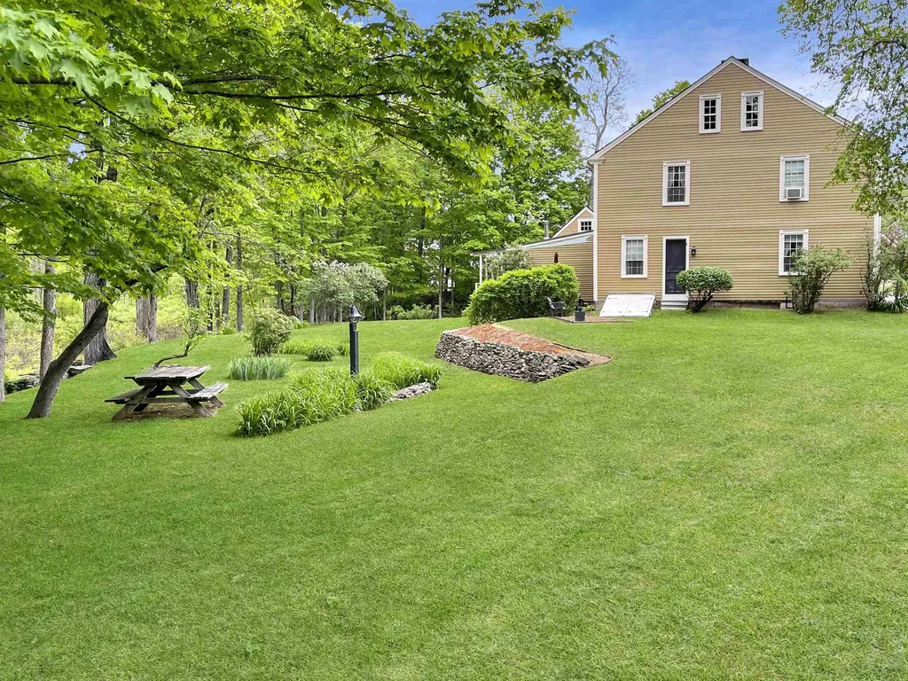 1 Mast Road Lee NH 03861