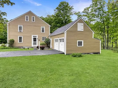1 Mast Road Lee NH 03861