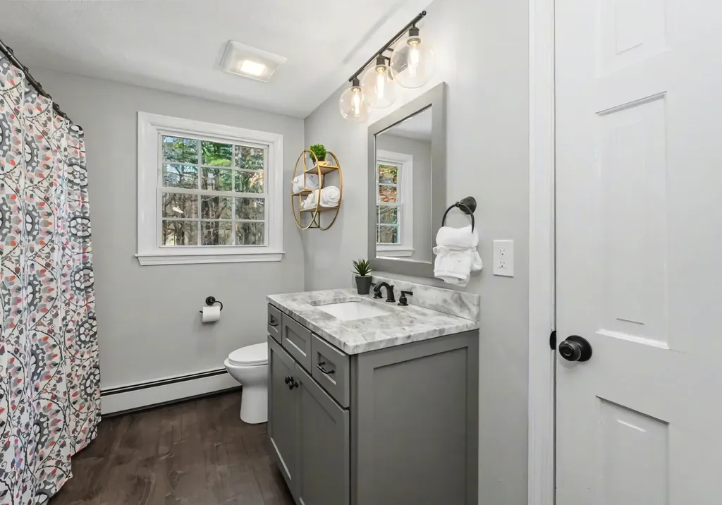 16 Tokanel Drive Londonderry NH 03053