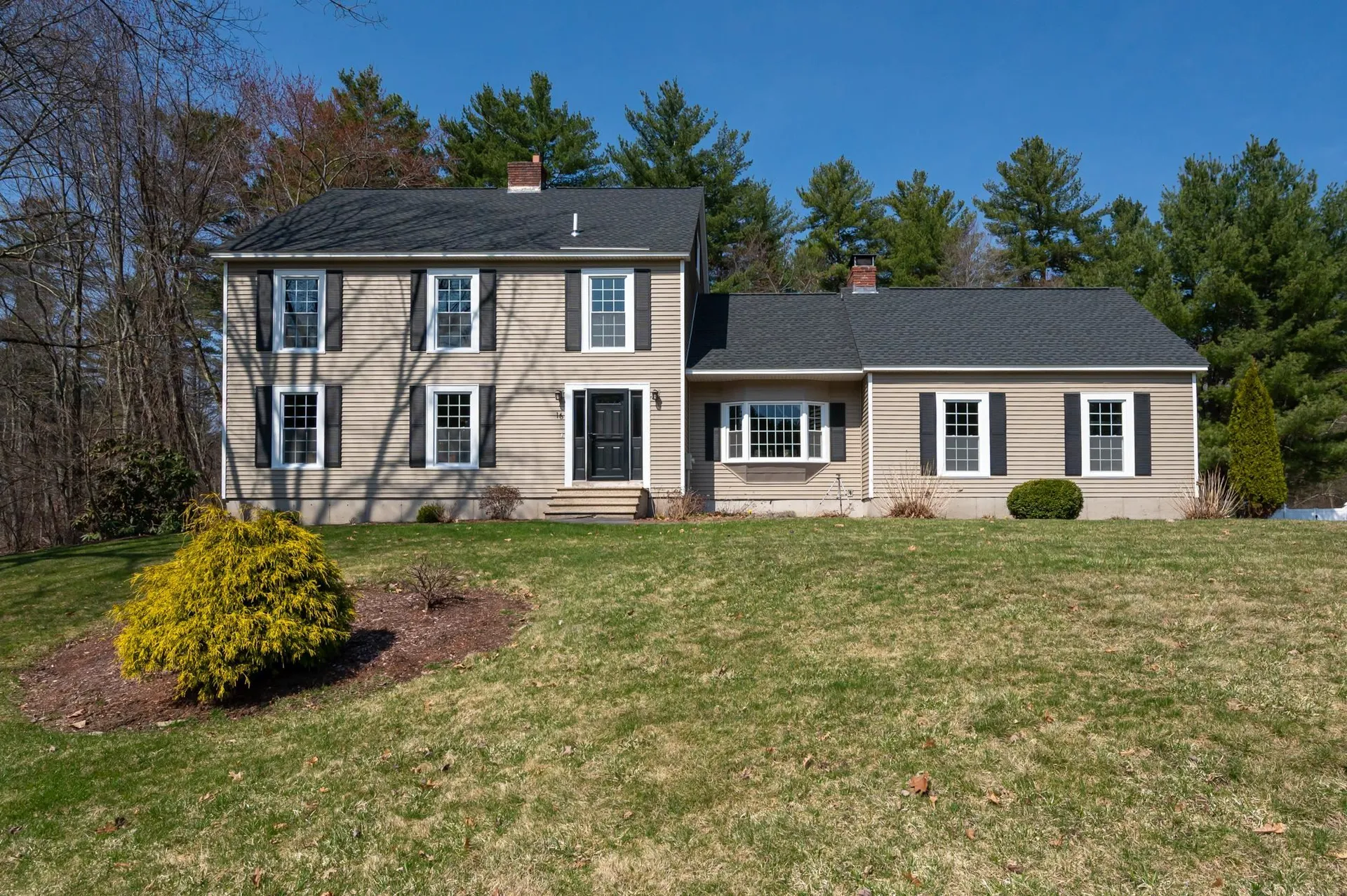 16 Tokanel Drive Londonderry NH 03053