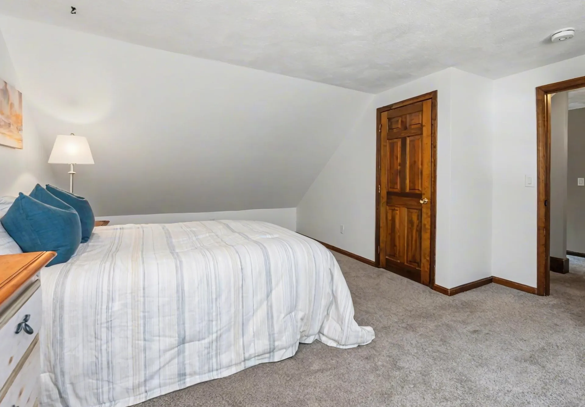 16 Tokanel Drive Londonderry NH 03053
