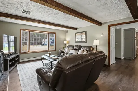 16 Tokanel Drive Londonderry NH 03053