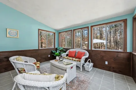 16 Tokanel Drive Londonderry NH 03053