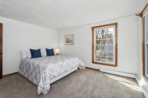 16 Tokanel Drive Londonderry NH 03053