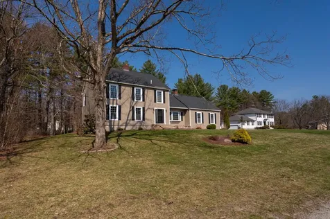 16 Tokanel Drive Londonderry NH 03053