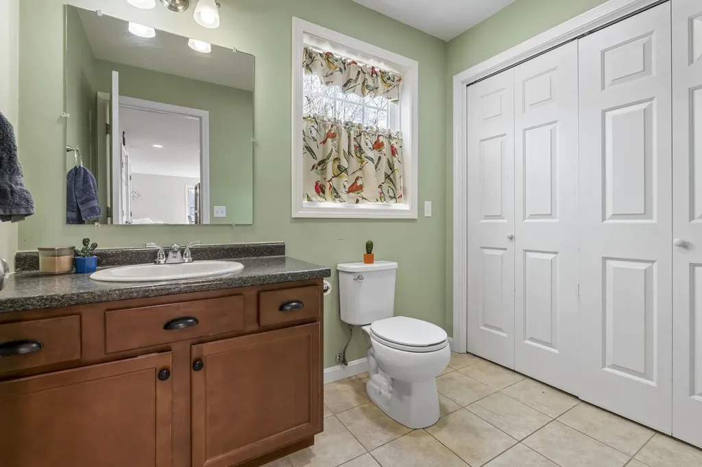 274 Pleasant Street Epping NH 03042