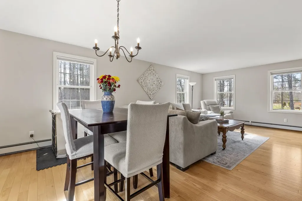 274 Pleasant Street Epping NH 03042