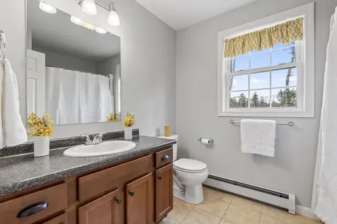 274 Pleasant Street Epping NH 03042