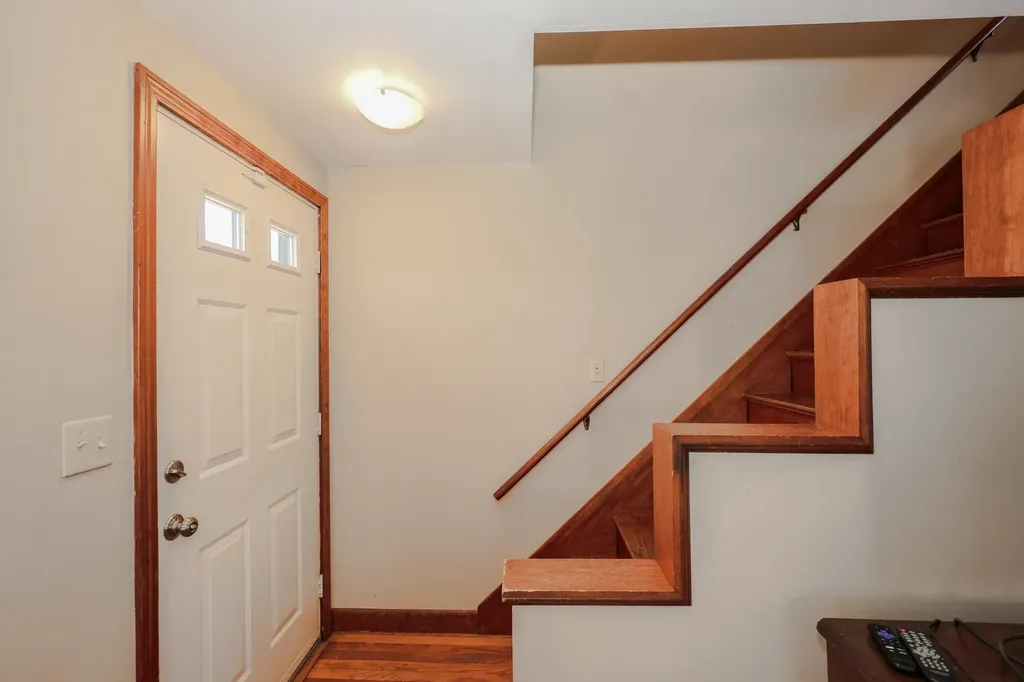 9 Avery Road Londonderry NH 03053