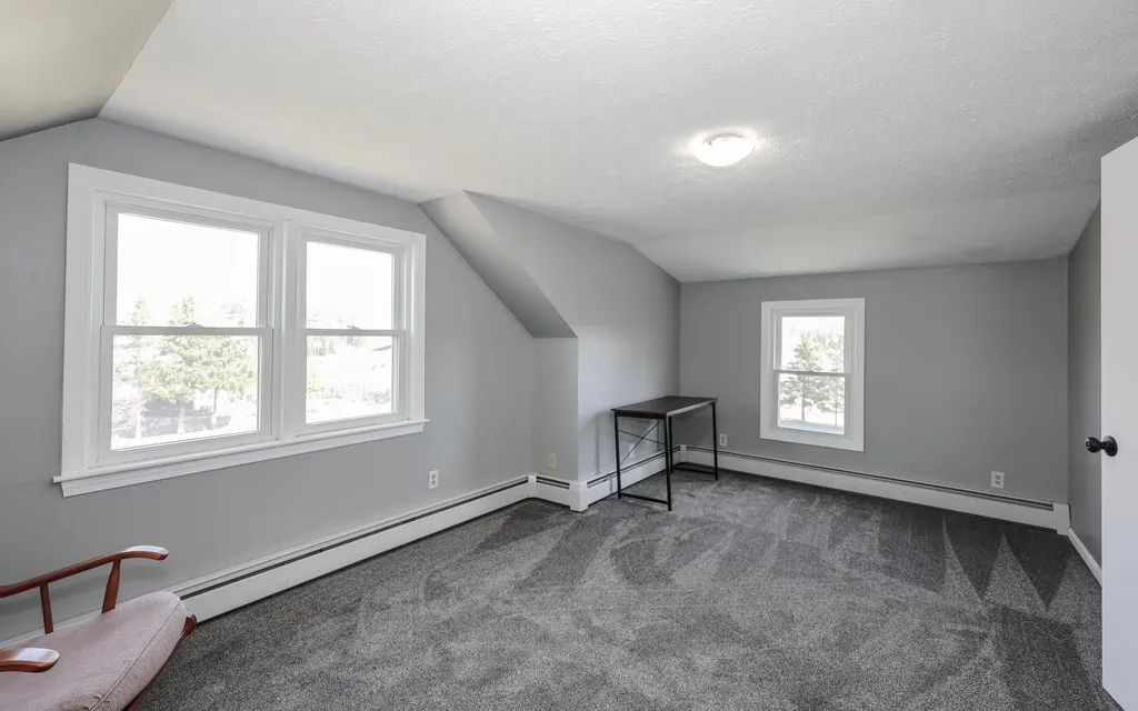 9 Avery Road Londonderry NH 03053