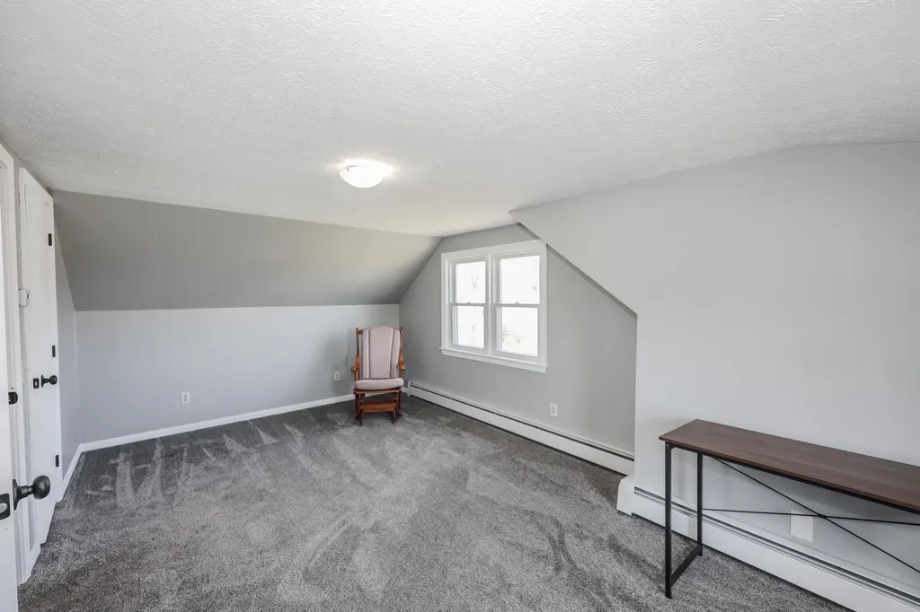 9 Avery Road Londonderry NH 03053