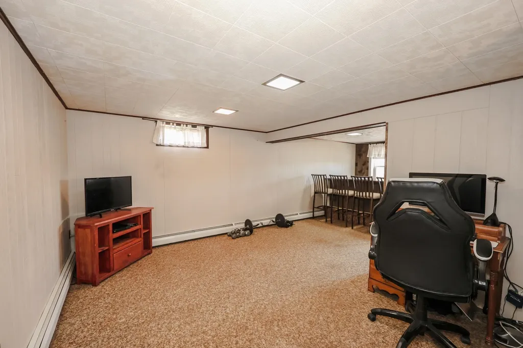 9 Avery Road Londonderry NH 03053