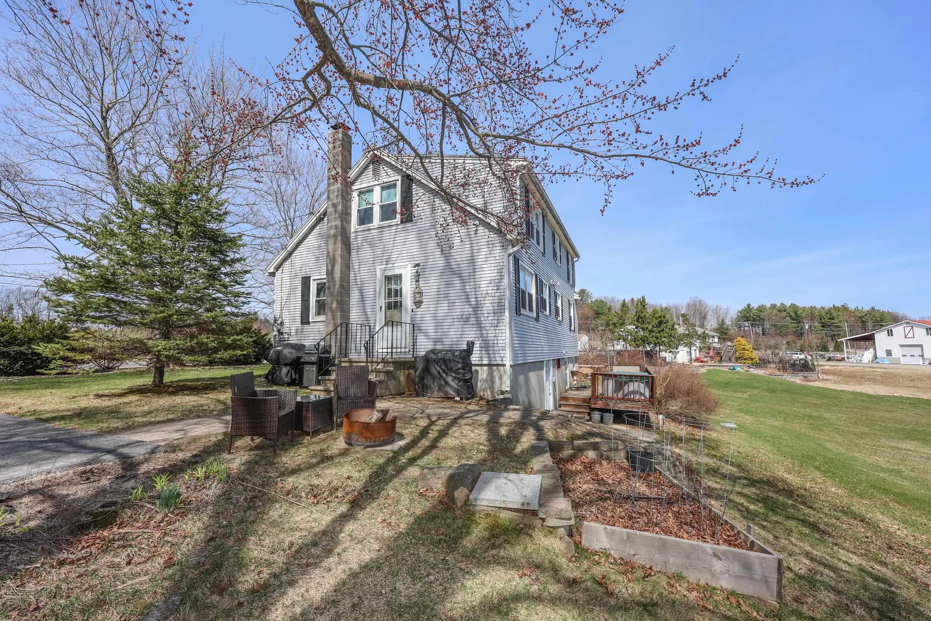 9 Avery Road Londonderry NH 03053