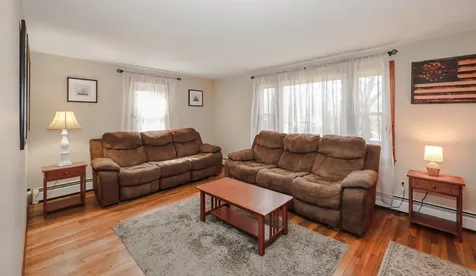9 Avery Road Londonderry NH 03053
