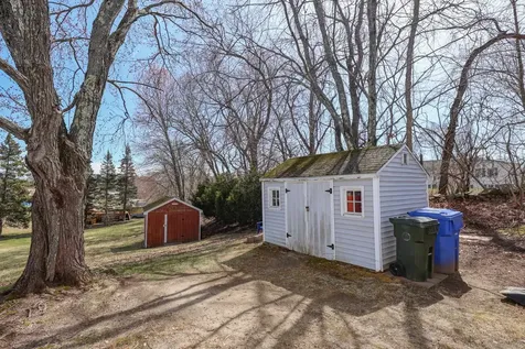 9 Avery Road Londonderry NH 03053