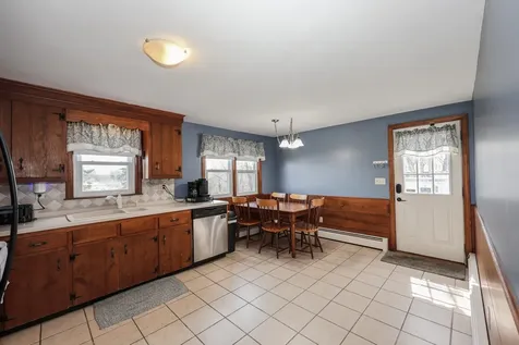 9 Avery Road Londonderry NH 03053