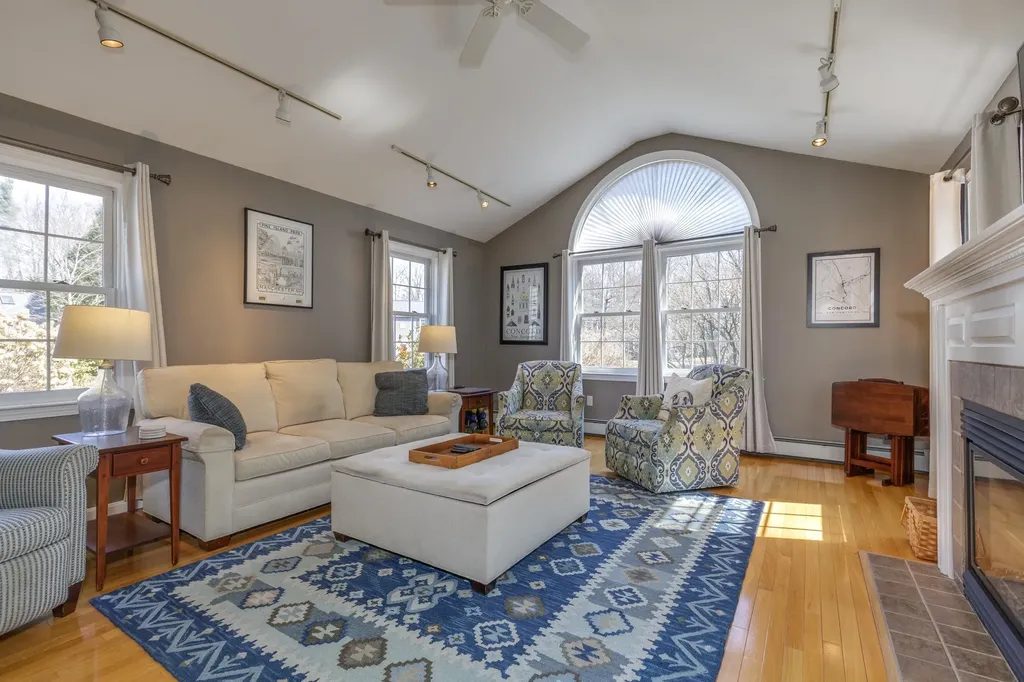 4 Otter Drive Concord NH 03301