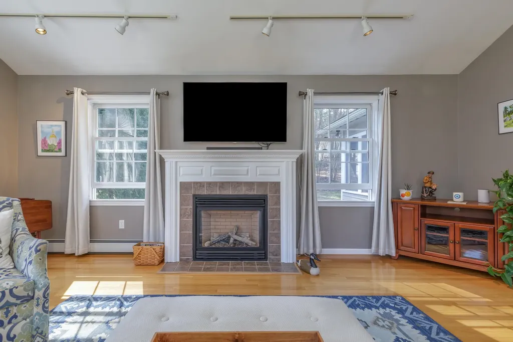 4 Otter Drive Concord NH 03301