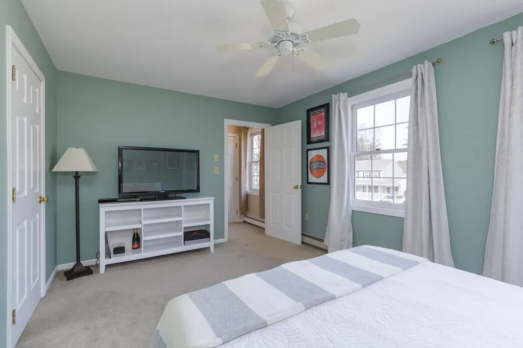 4 Otter Drive Concord NH 03301