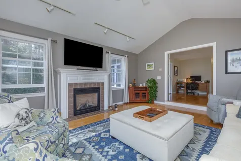 4 Otter Drive Concord NH 03301