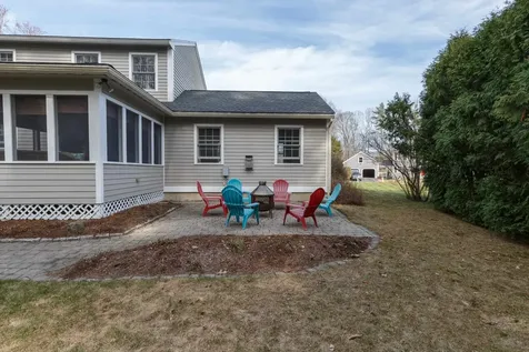 4 Otter Drive Concord NH 03301