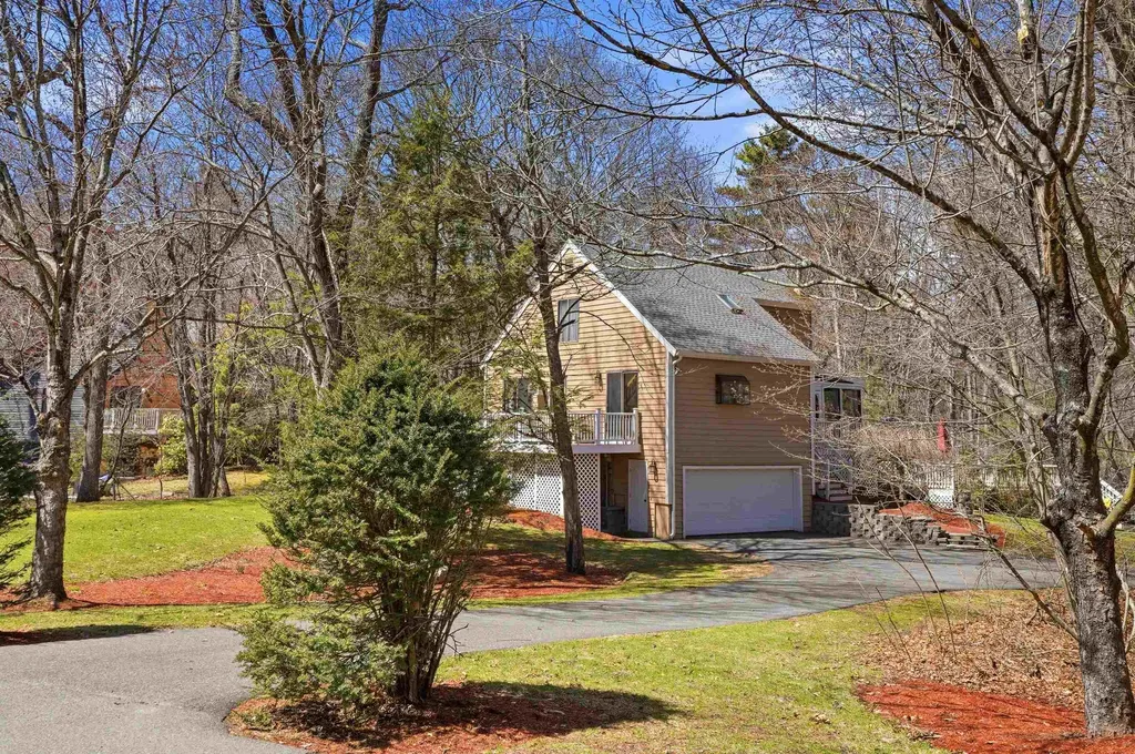 10 Hunter Drive Derry NH 03038