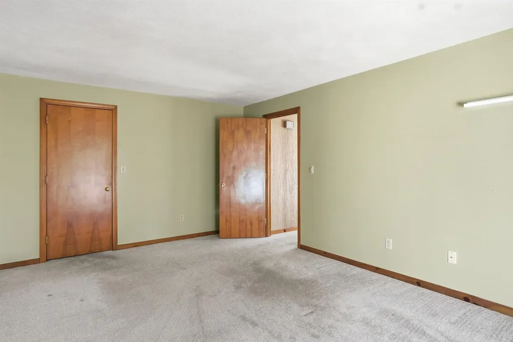 10 Hunter Drive Derry NH 03038
