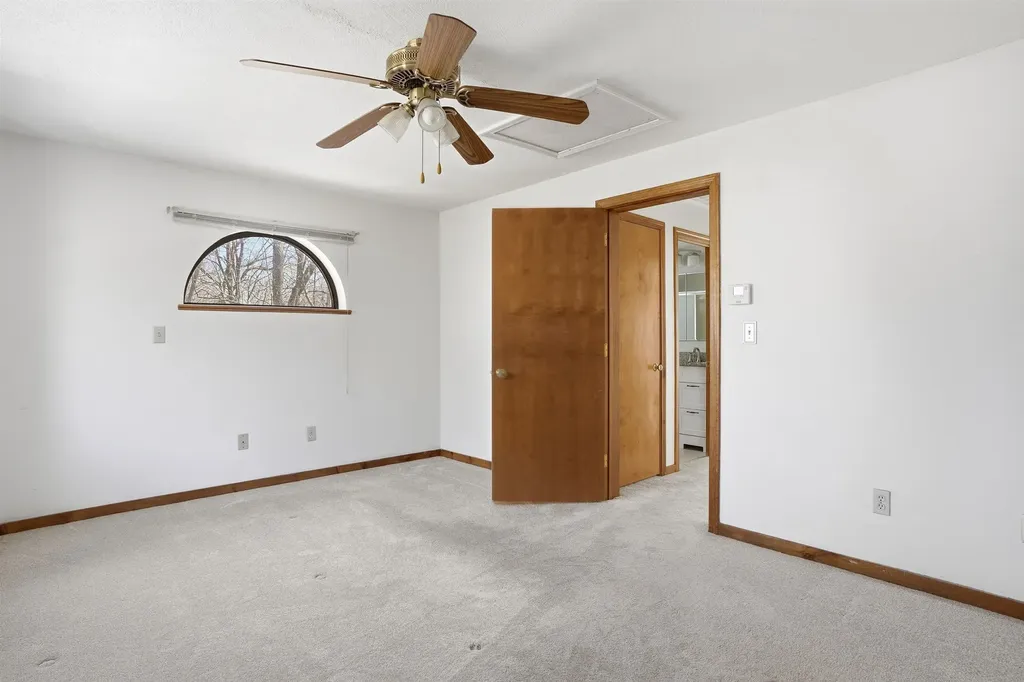 10 Hunter Drive Derry NH 03038