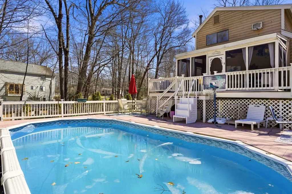 10 Hunter Drive Derry NH 03038