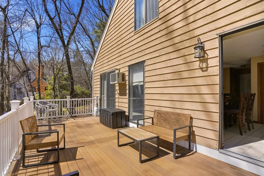 10 Hunter Drive Derry NH 03038
