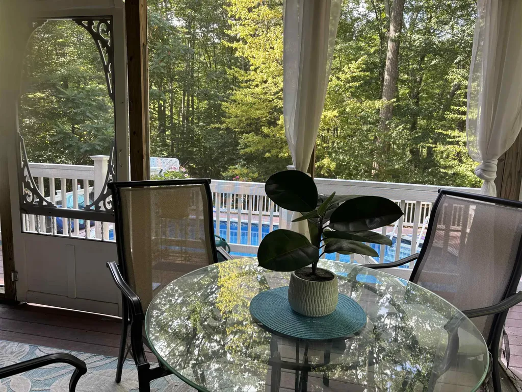 10 Hunter Drive Derry NH 03038