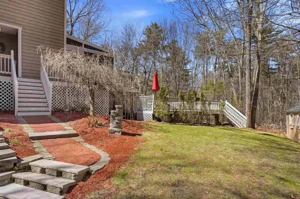 10 Hunter Drive Derry NH 03038