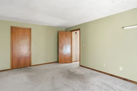 10 Hunter Drive Derry NH 03038