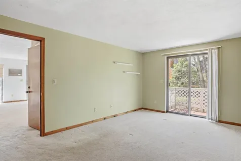 10 Hunter Drive Derry NH 03038