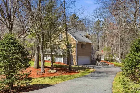 10 Hunter Drive Derry NH 03038