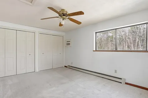 10 Hunter Drive Derry NH 03038