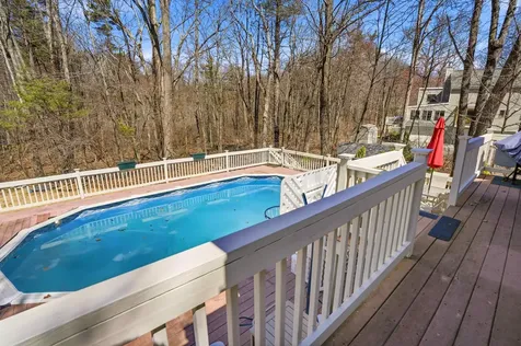 10 Hunter Drive Derry NH 03038